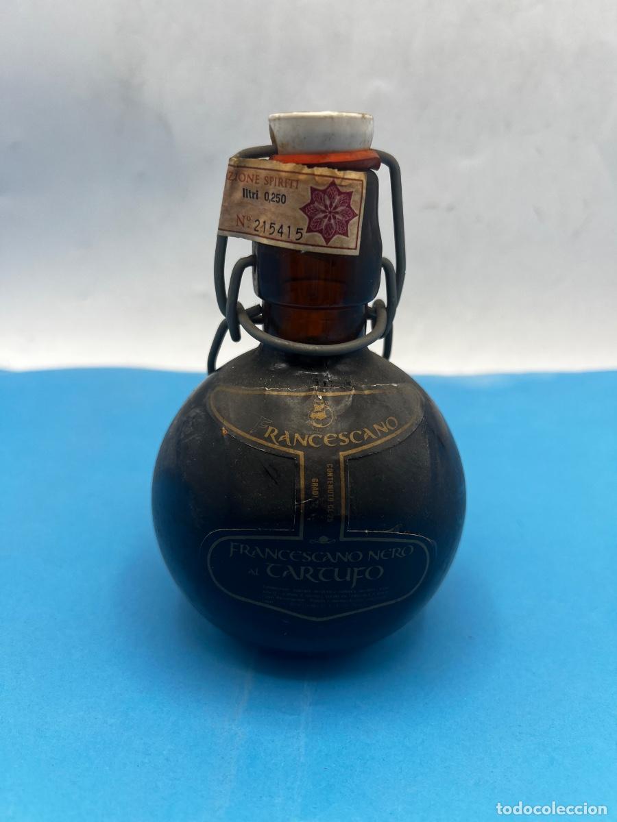Coleccionismo de vinos y licores: BOTELLA. FRANCESCANO NERO AL TARTUFO. 25 CL.
