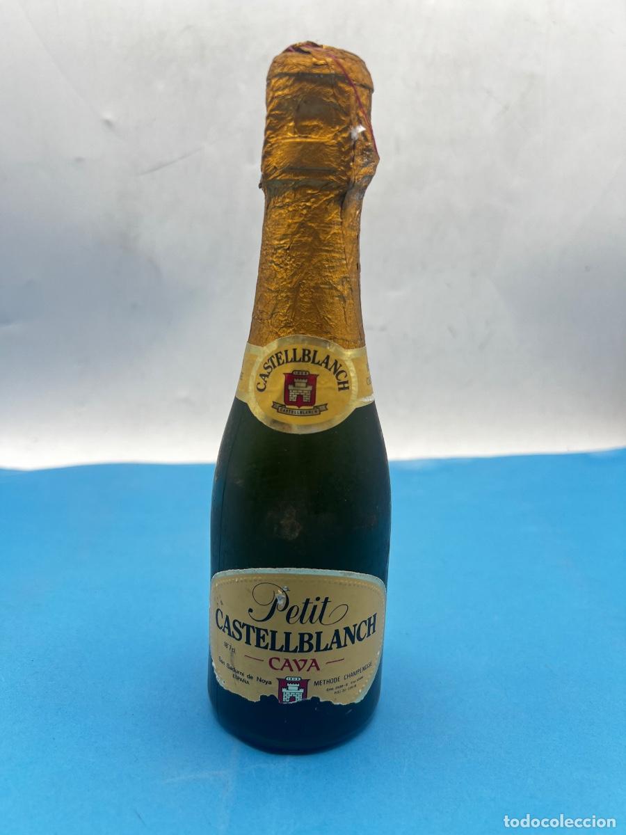 Coleccionismo de vinos y licores: BOTELLA. CAVA. PETIT CASTELLBLANCH. 18,7 CL.
