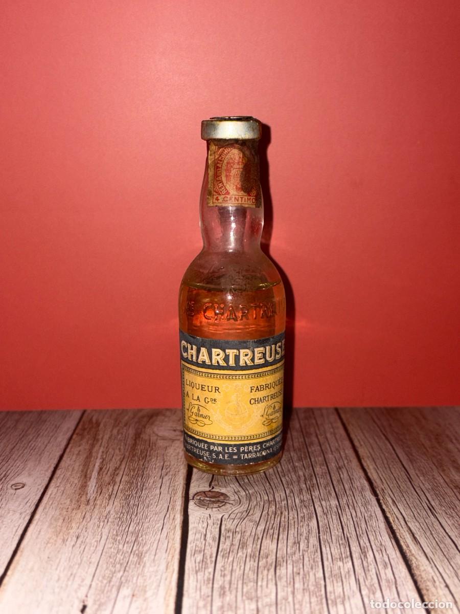 Coleccionismo de vinos y licores: BOTELLIN. LICOR. CHARTREUSE. L. GARNIER. - Foto 1