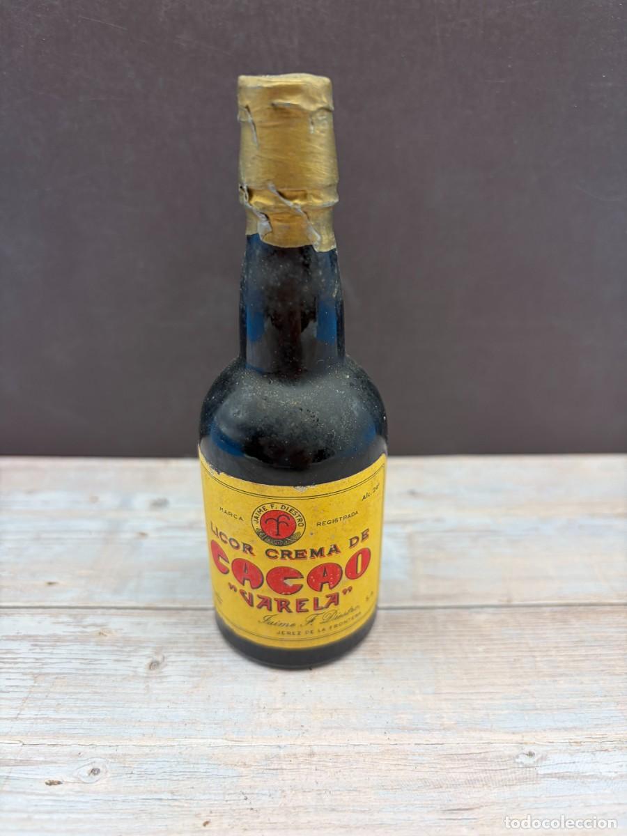 Coleccionismo de vinos y licores: BOTELL&Iacute;N. LICOR CREMA DE CACAO. VARELA. JAIME F. DIESTRO. JEREZ