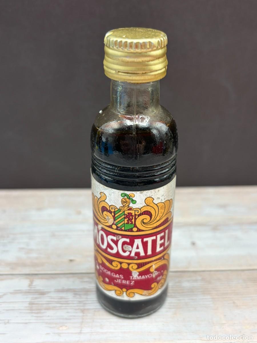 Coleccionismo de vinos y licores: BOTELL&Iacute;N. MOSCATEL. BODEGAS TAMAYO. JEREZ