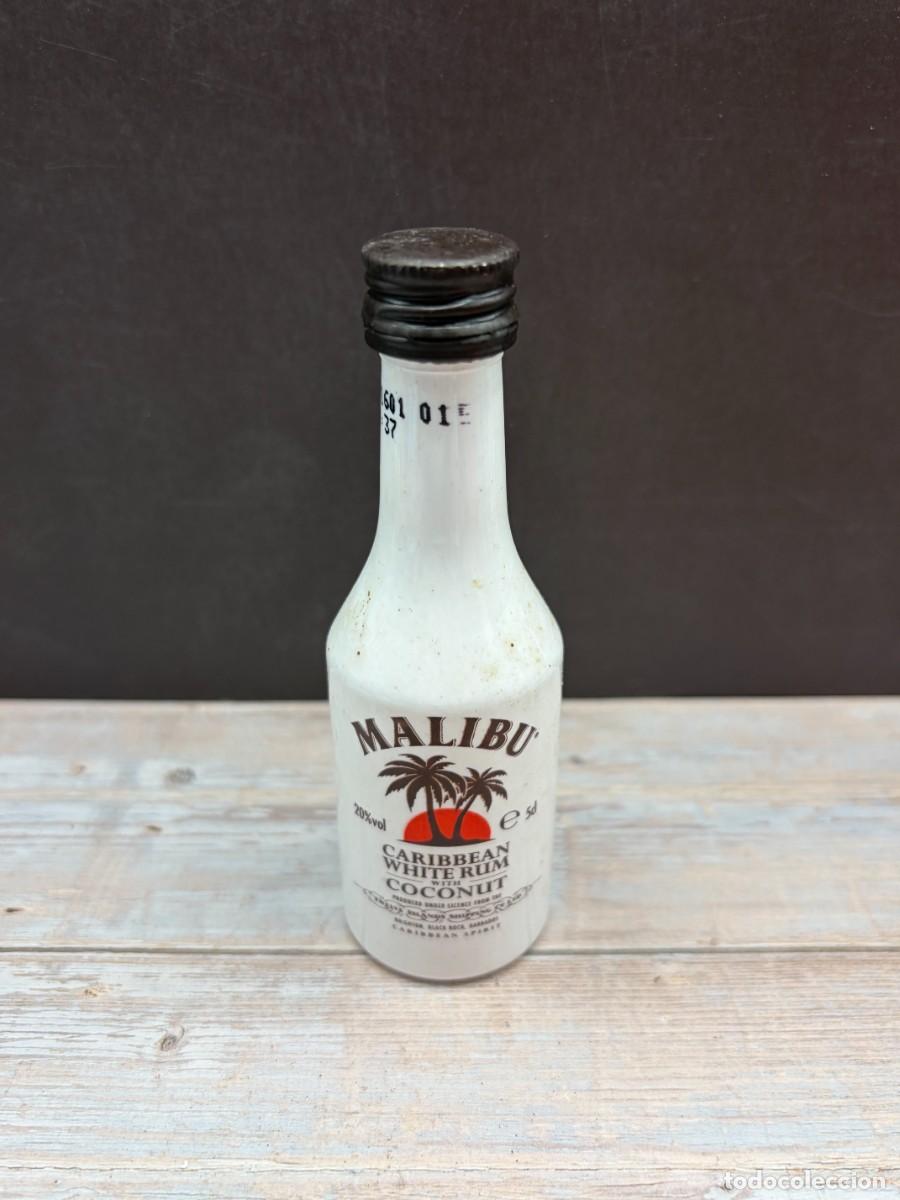 Coleccionismo de vinos y licores: BOTELL&Iacute;N. CARIBBEAN WHITE RUM WITH COCONUT. MALIBU