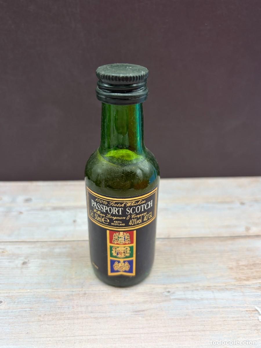 Collezionismo di vini e liquori: BOTELL&Iacute;N. WHISKY. PASSPORT SCOTCH.