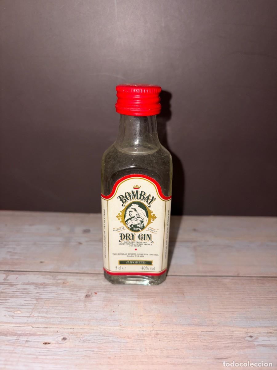 Coleccionismo de vinos y licores: BOTELL&Iacute;N. GINEBRA. DRY GIN. BOMBAY