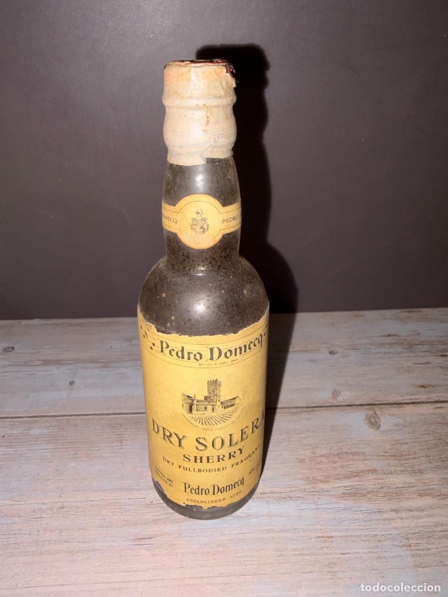 Coleccionismo de vinos y licores: BOTELL&Iacute;N. DRY SOLERA SHERRY. PEDRO DOMECQ. JEREZ