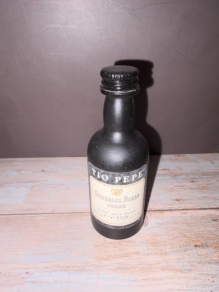 Coleccionismo de vinos y licores: BOTELL&Iacute;N. TIO PEPE. GONZALEZ BYASS. FINO MUY SECO. JEREZ