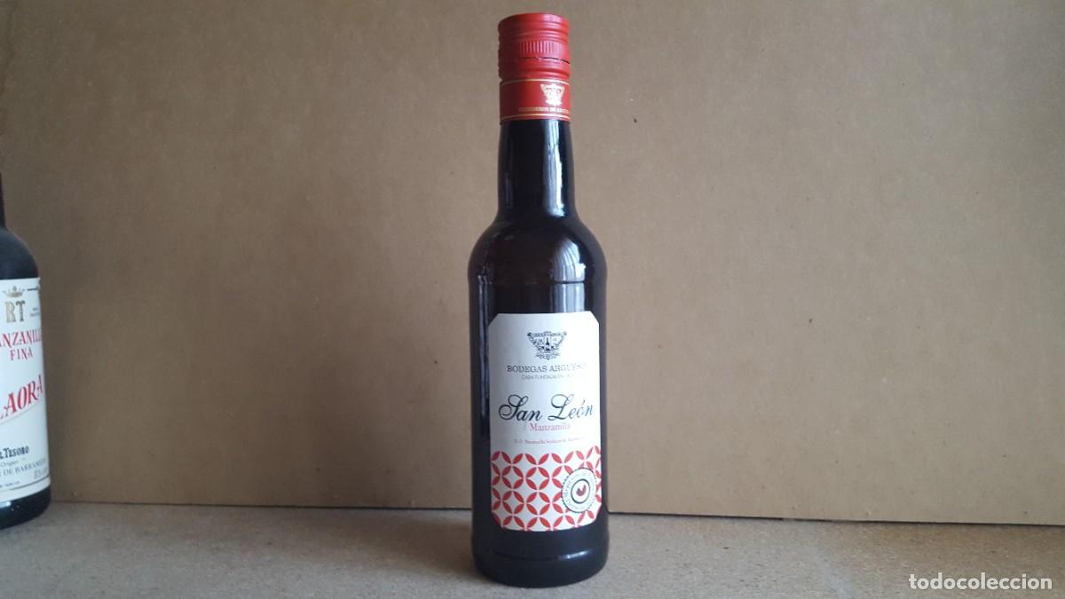 Coleccionismo de vinos y licores: Botella/botell&iacute;n manzanilla San Le&oacute;n. 37,5cl. Vac&iacute;a.