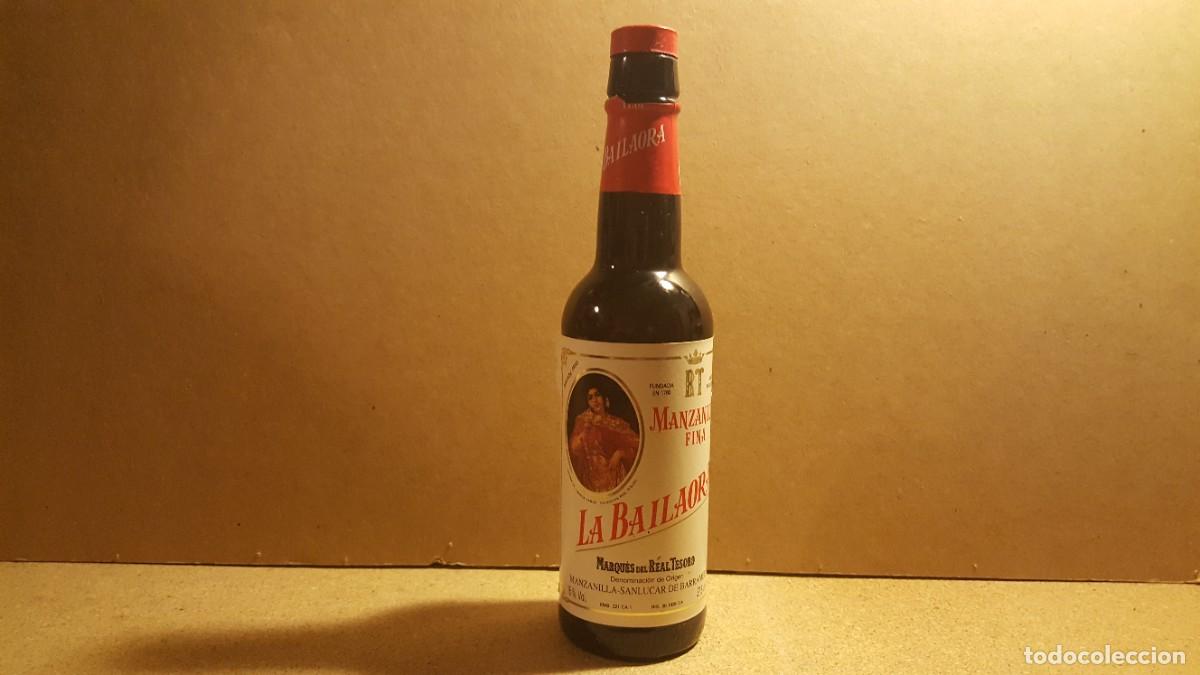 Coleccionismo de vinos y licores: Botella/botell&iacute;n manzanilla fina La Bailaora. 37,5cl. Vac&iacute;a.