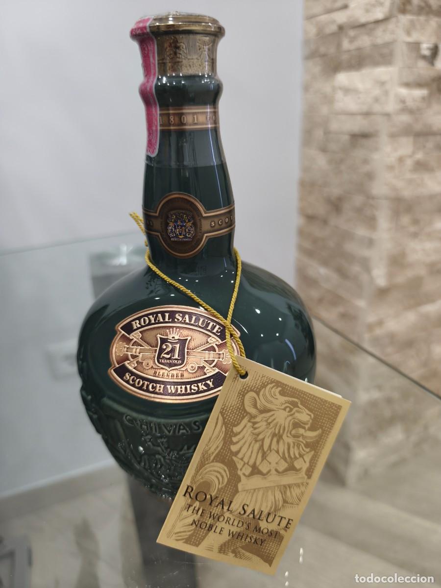 Coleccionismo de vinos y licores: Whisky Chivas Regal Royal Salute 21 A&ntilde;os con su Saquito de Terciopelo Original