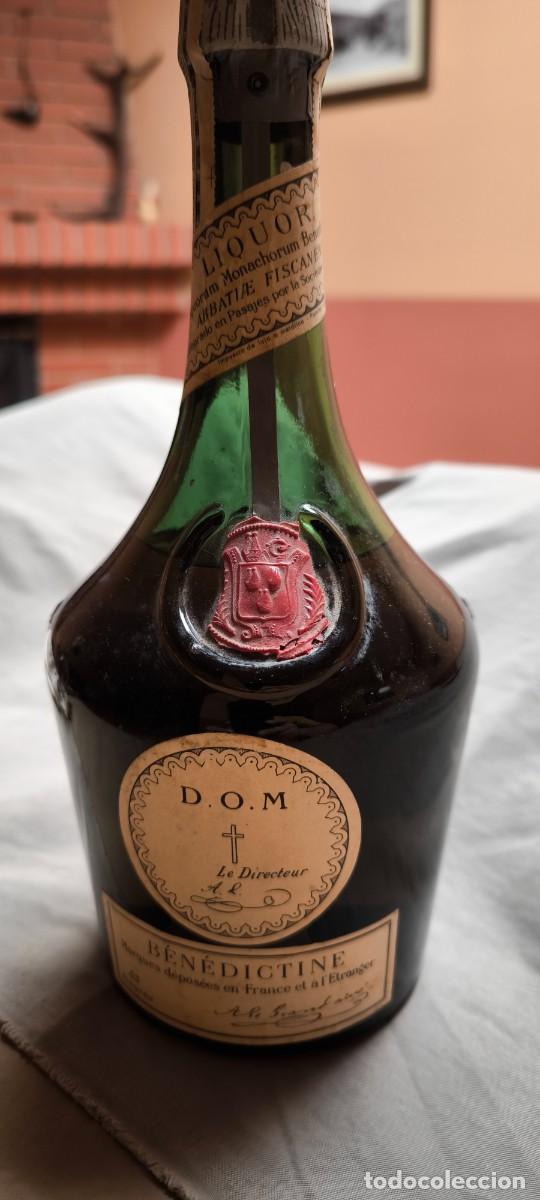Coleccionismo de vinos y licores: Botella licor de hierbas de importaci&oacute;n.
