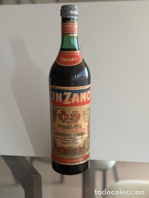 Coleccionismo de vinos y licores: Antigua botella de Vermouth Cinzano