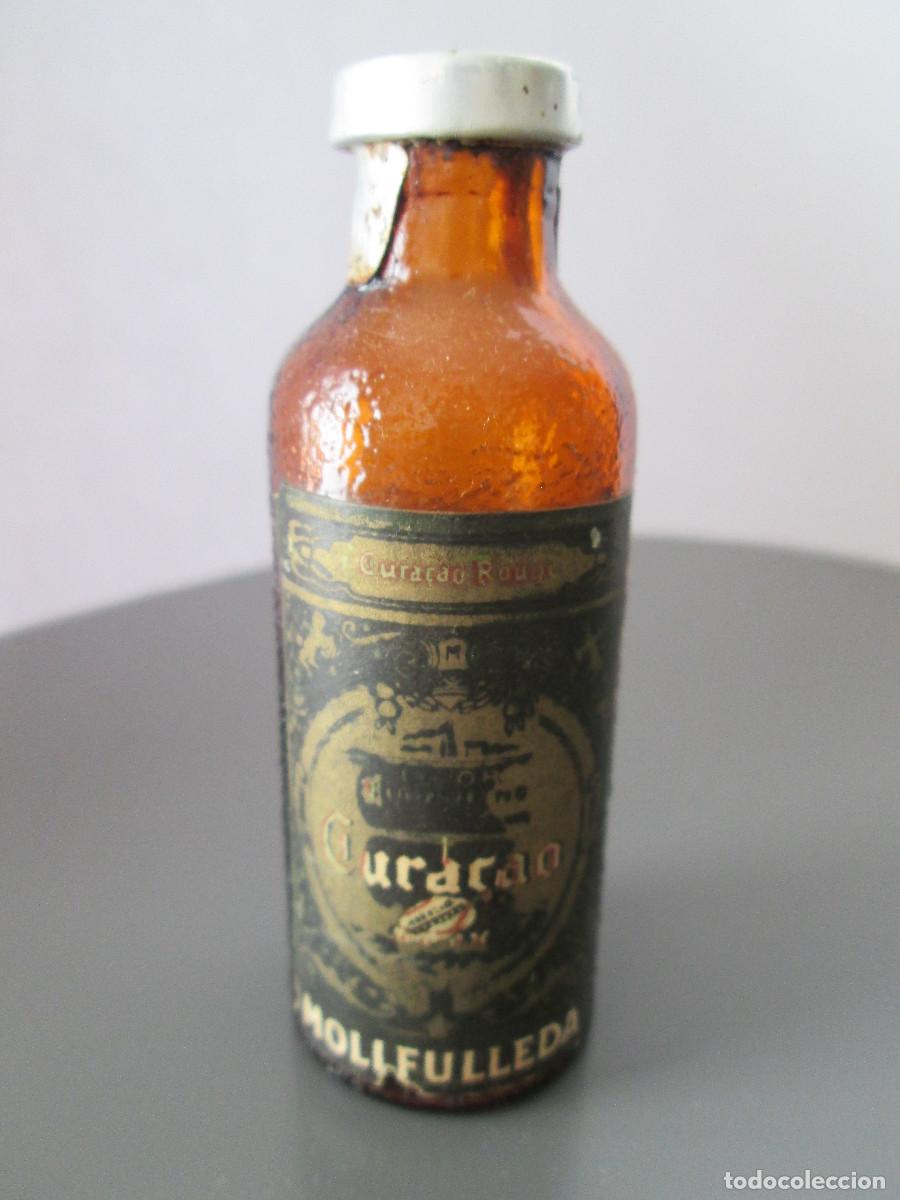 Colecionismo de vinhos e licores: BOTELLIN MINIATURA LICOR - CURA&Ccedil;AO ROUGE - MOLLFULLEDA - MEDIA