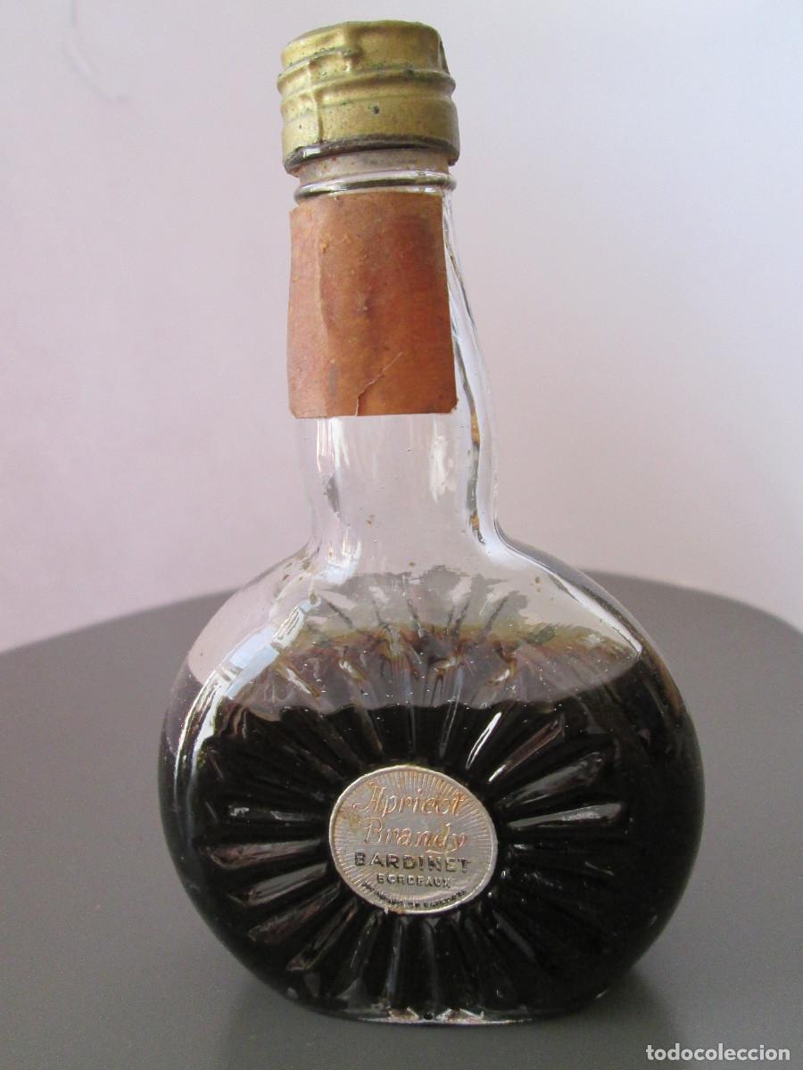 Sammlung von Weinen und Lik&ouml;ren: BOTELLIN MINIATURA LICOR - BRANDY BARDINET - BORDEAUX - CASI LLENA
