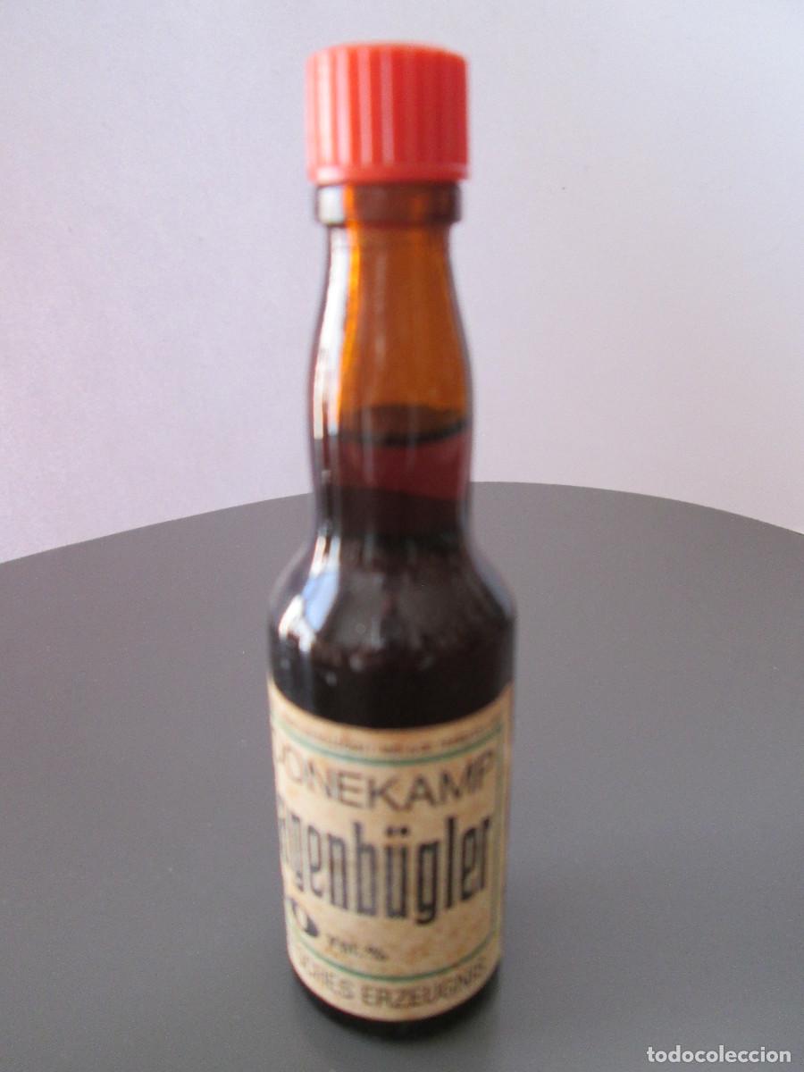 Coleccionismo de vinos y licores: BOTELLIN MINIATURA LICOR - BOONEKAMP MAGENBUGLER - LLENA