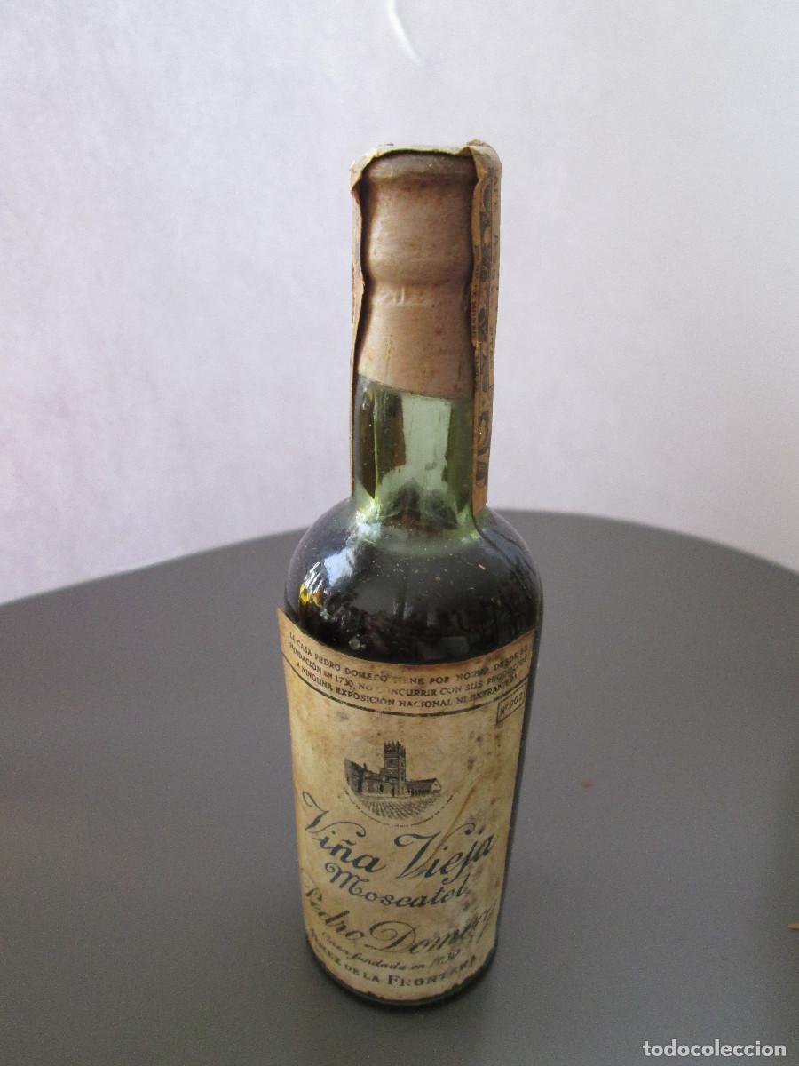 Coleccionismo de vinos y licores: BOTELLIN MINIATURA LICOR - VI&Ntilde;A VIEJA MOSCATEL - PEDRO DOMECQ - LLENA