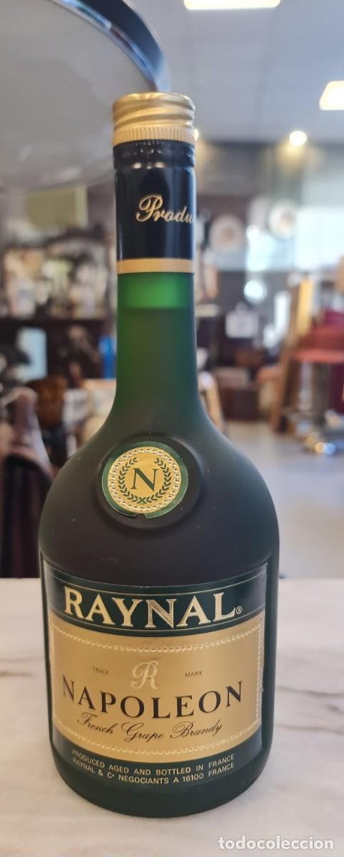 Colecionismo de vinhos e licores: Brandy Raynal Napoleon, French Grape Brandy &ndash; botella antigua de colecci&oacute;n