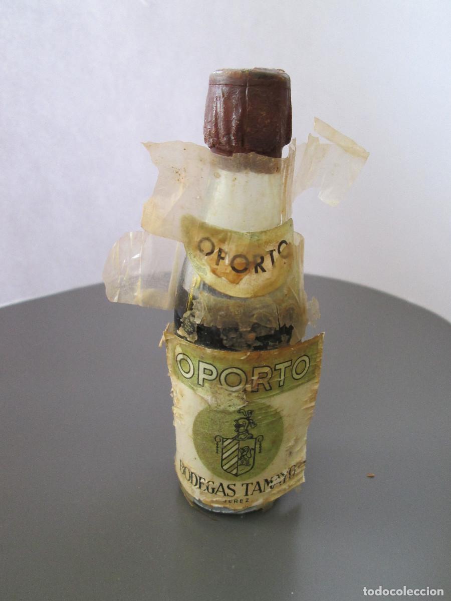 Coleccionismo de vinos y licores: BOTELLIN MINIATURA LICOR - OPORTO - BODEGAS TAMAYO - JEREZ