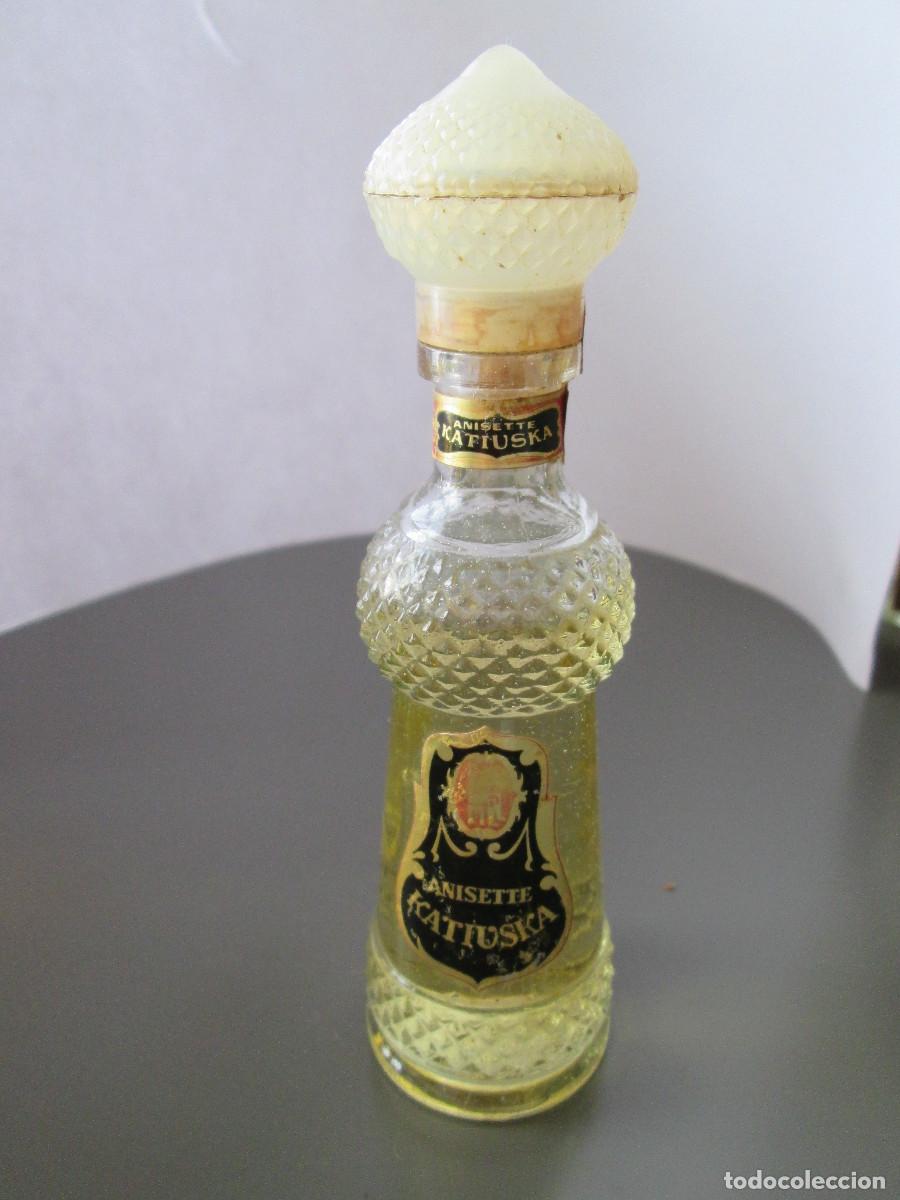 Coleccionismo de vinos y licores: BOTELLIN MINIATURA LICOR - ANIS ANISETTE KATIUSKA - CASI LLENA