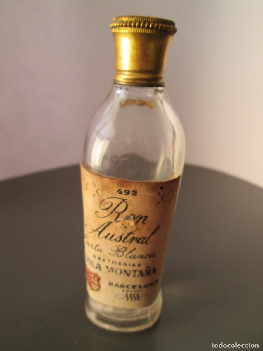 Coleccionismo de vinos y licores: BOTELLIN MINIATURA LICOR - RON AUSTRAL - CARTA BLANCA - DESTILERIA VILA MONTA&Ntilde;A BARCELONA - CASI VAC