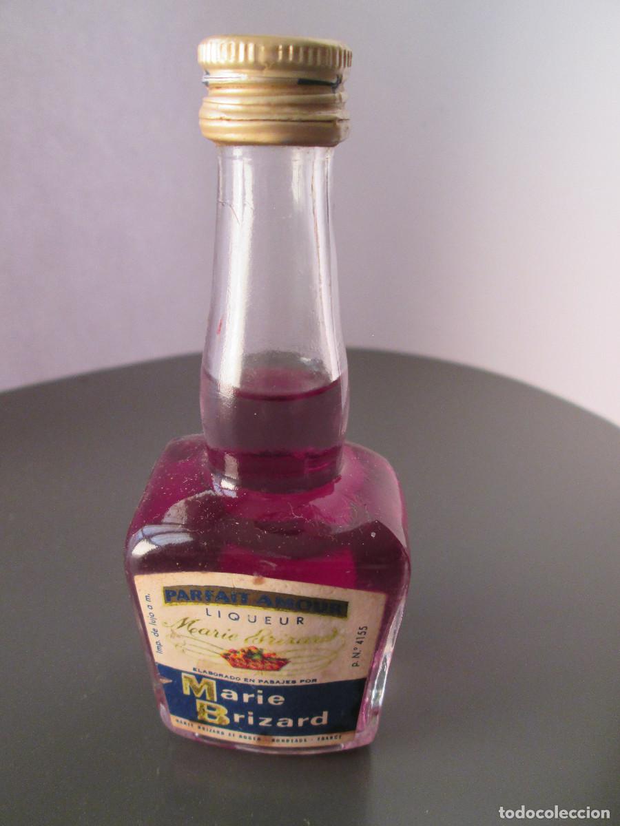 Colecionismo de vinhos e licores: BOTELLIN MINIATURA LICOR - MARIE BRIZARD - LICOR - PARFAIT AMOUR - LLENA