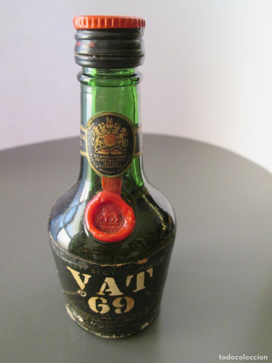 Coleccionismo de vinos y licores: BOTELLIN MINIATURA LICOR - VAT 69 - SCOTCH WHISKY