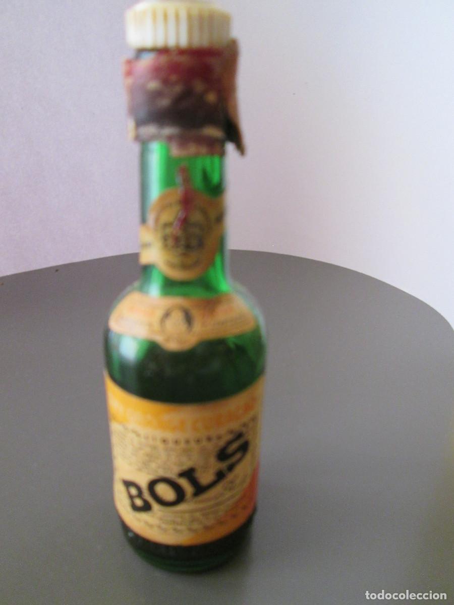 Coleccionismo de vinos y licores: BOTELLIN MINIATURA LICOR - DRY ORANGE CURA&Ccedil;AO - BOLS - MEDIA