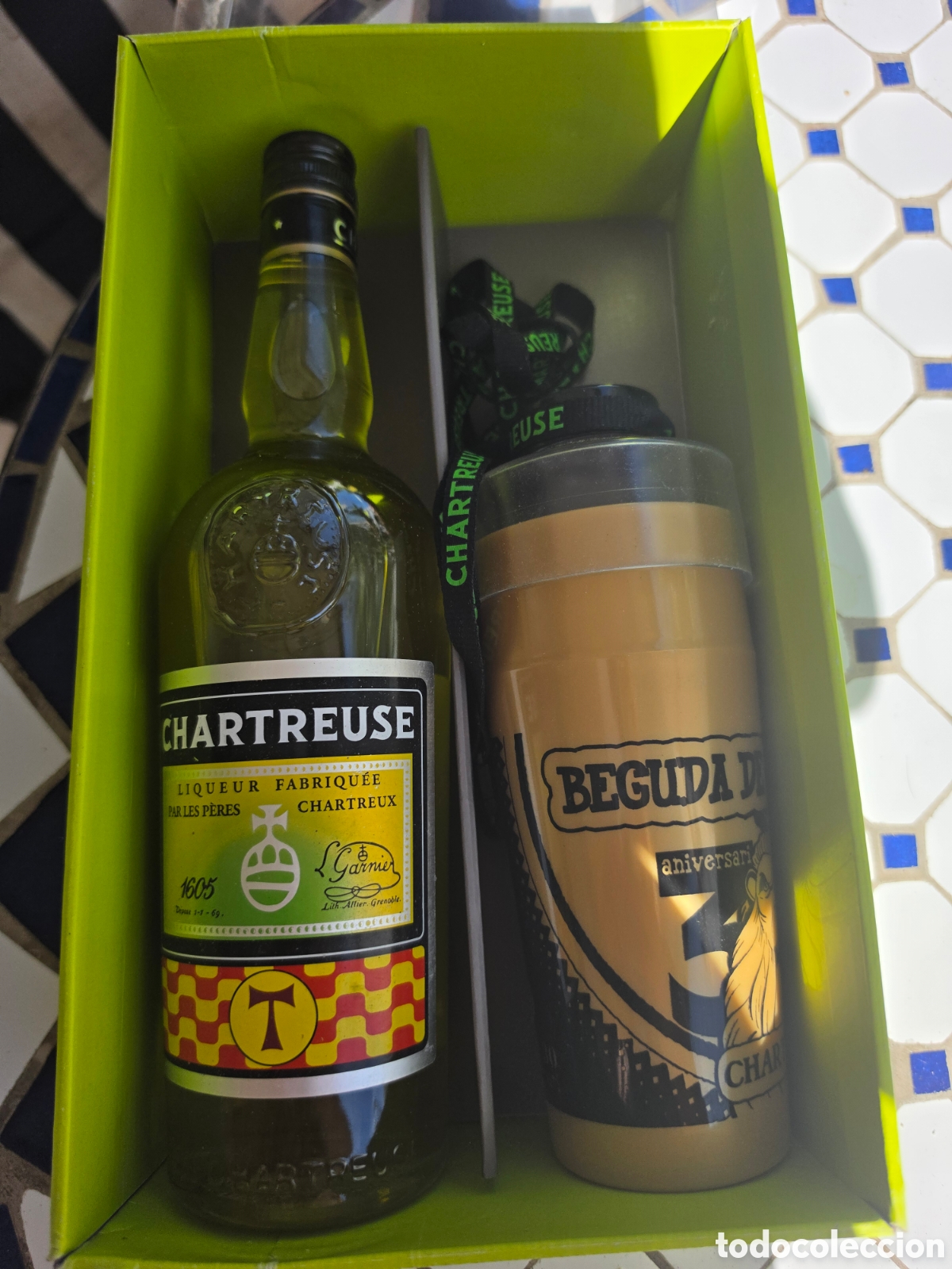 Sammlung von Weinen und Lik&ouml;ren: Pack chartreuse edici&oacute;n limitada tau santa tecla
