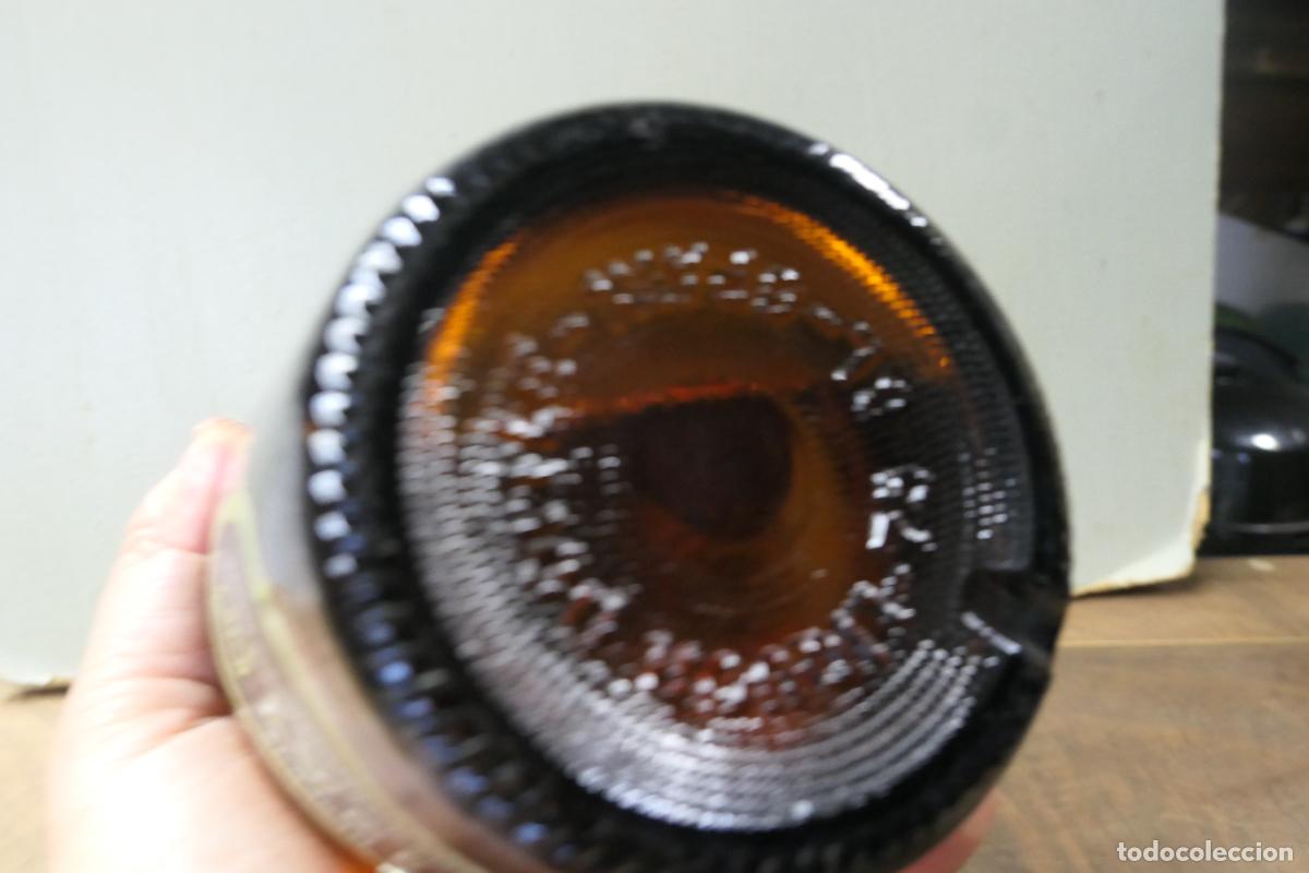 Coleccionismo de vinos y licores: Botella de licor Calisay extra Dry - Foto 4