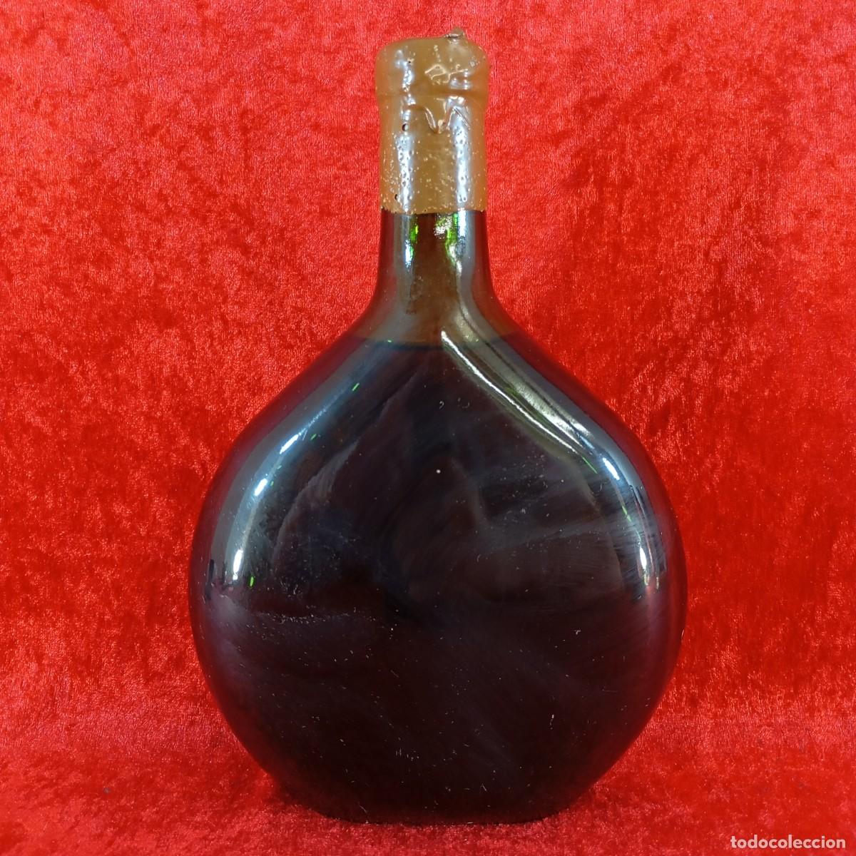 Collection of wines and liquors: BOTELLA DE LICOR CON SELLO EN LACRE - BOTELLA DE COLECCION DE DISE&Ntilde;O - RARA