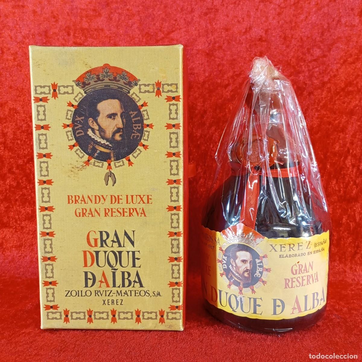 Collection of wines and liquors: BOTELLA - BRANDY DE LUXE GRAN RESERVA - GRAN DUQUE DE ALBA - ZOILO RUIZ-MATEOS JEREZ