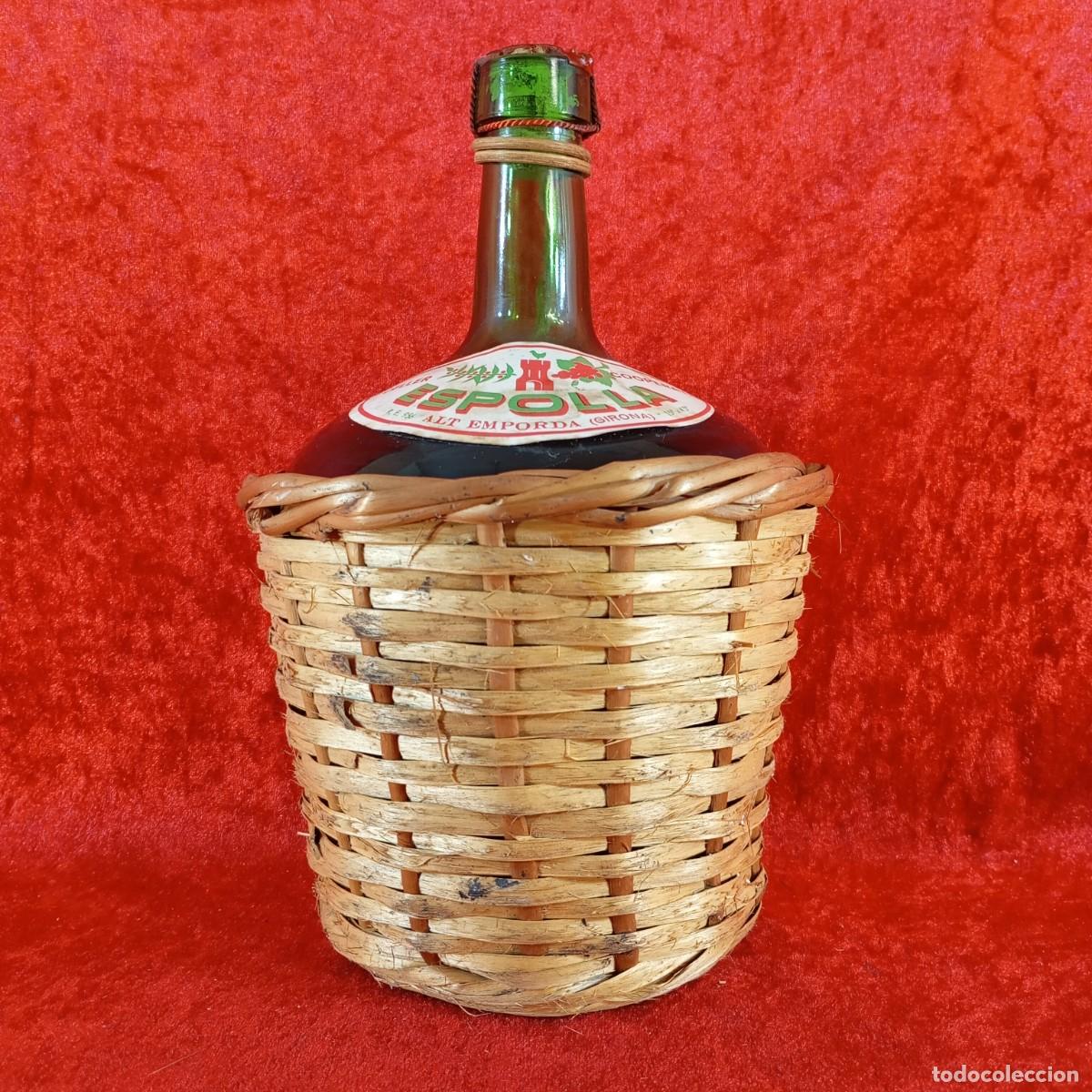 Collection of wines and liquors: BOTELLA - ESPLLA - CELLER COOPERATIU - ALT EMPORD&Agrave; - GIRONA - EXTRA DOL&Ccedil; - EN DAMAJUANA