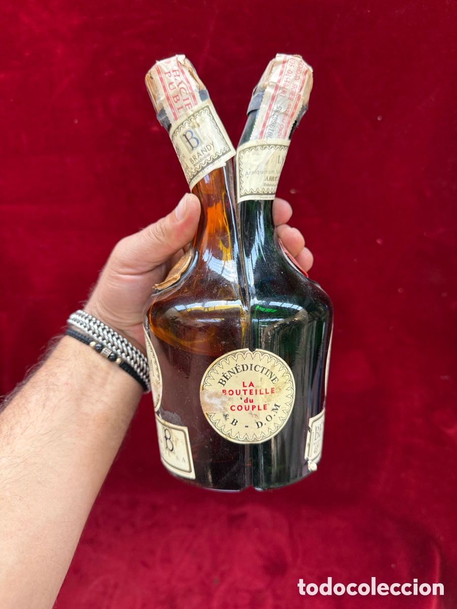 Collection of wines and liquors: Pareja botellas licor D.O.M Benedectine,Du Couple