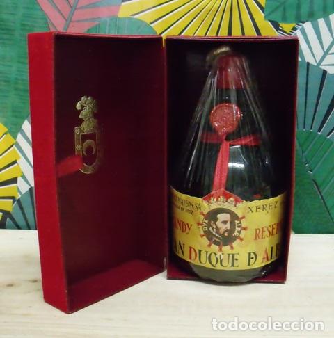 Coleccionismo de vinos y licores: Botella Brandy Gran Duque d Alba - Precinto Impuestos Bebidas Alcoh&oacute;licas Hacienda P&uacute;blica 4 Pesetas