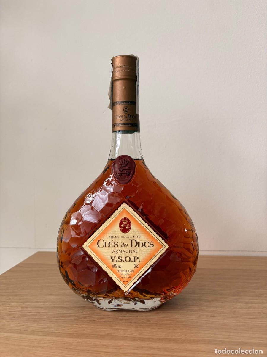 Coleccionismo de vinos y licores: &bull; Botella Armagnac Cl&eacute;s des Ducs V.S.O.P. - 70cl / 40% Vol. (Precintada)