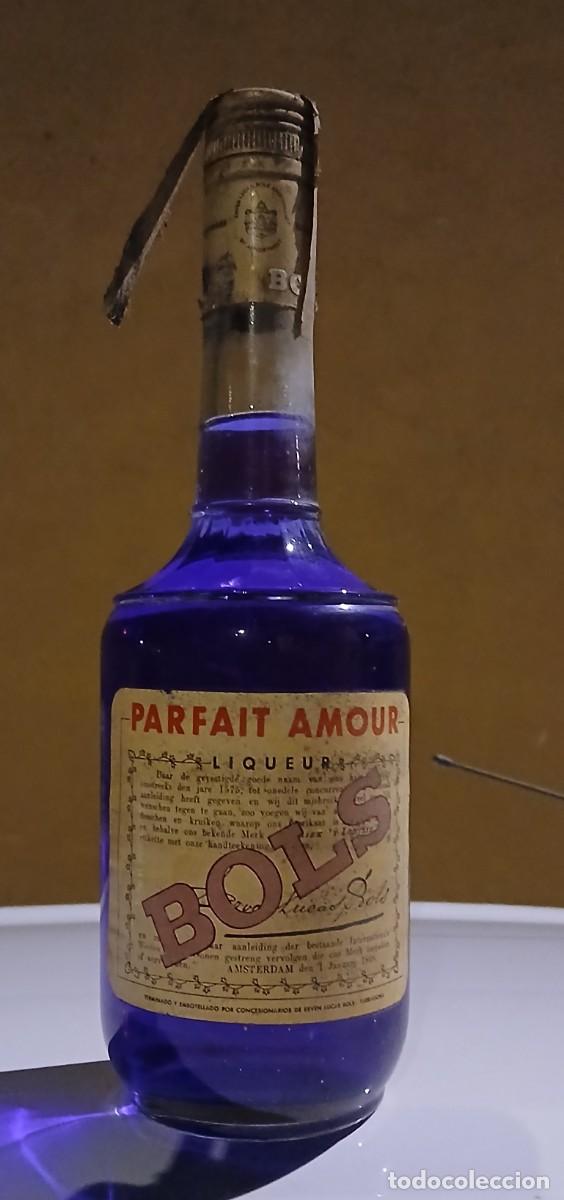 Coleccionismo de vinos y licores: Botella de licor Parfait Amour Bols, precintada.