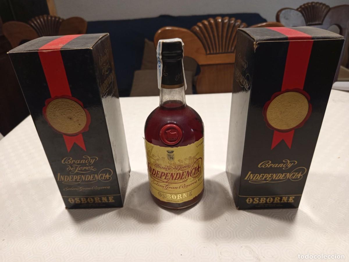 Coleccionismo de vinos y licores: 3 BOTELLA DE BRANDY INDEPENDENCIA. BODEGAS OSBORNE. EL PUERTO DE STA.M&ordf;, C&Aacute;DIZ. ESPA&Ntilde;A.
