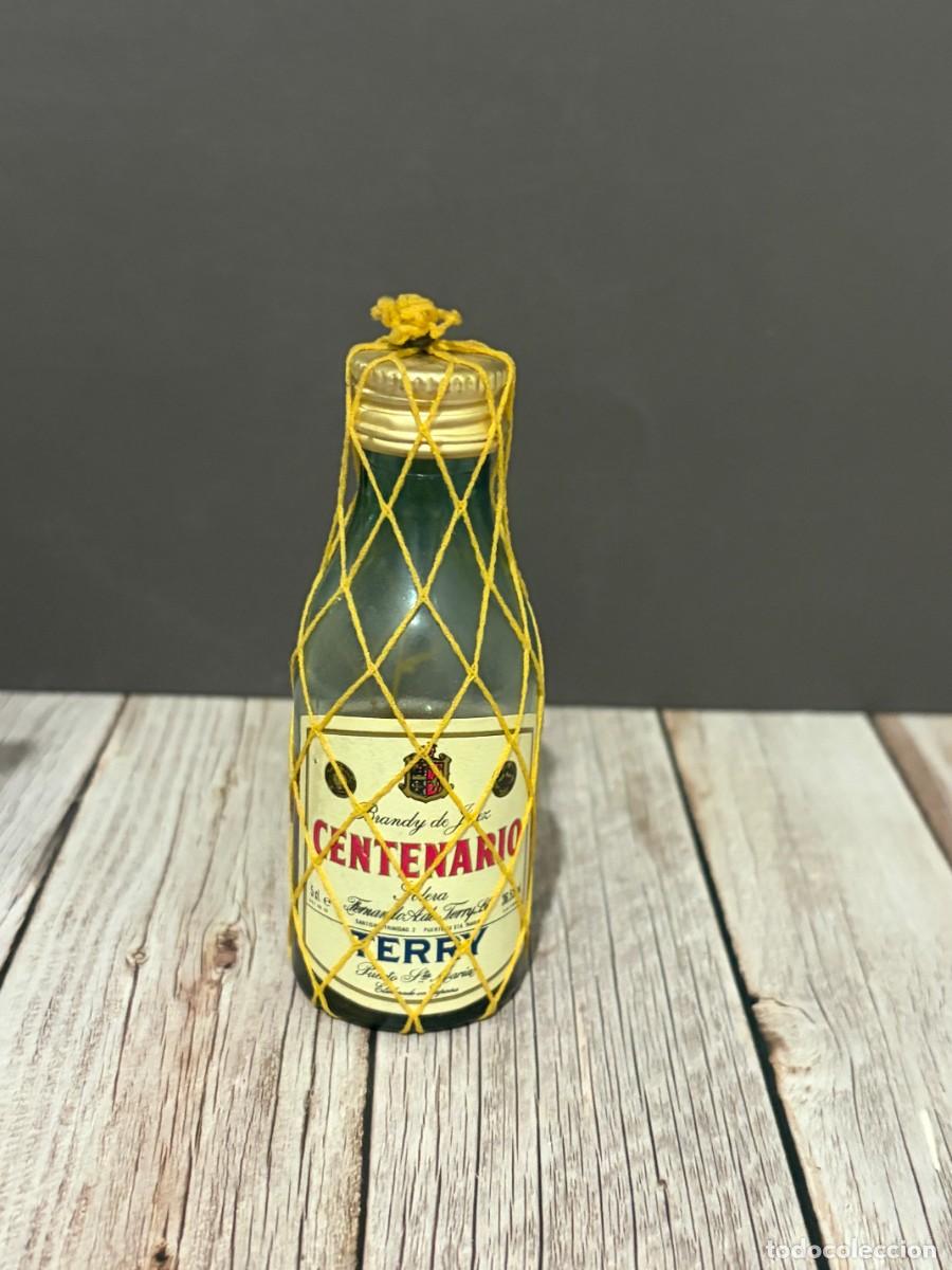 Coleccionismo de vinos y licores: BOTELL&Iacute;N DE LICOR DE CAF&Eacute; RUAVIEJA. DESTILER&Iacute;AS RUAVIEJA, SANTIAGO DE COMPOSTELA.