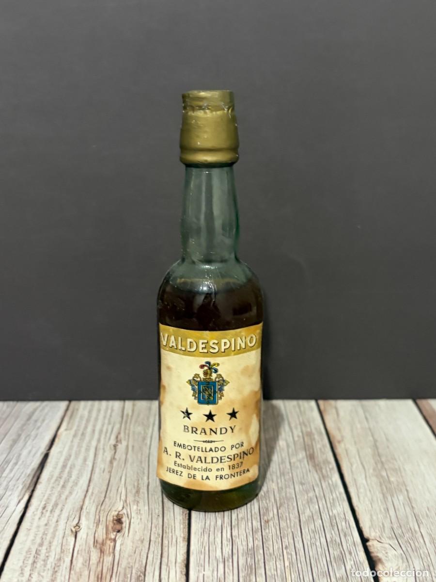 Coleccionismo de vinos y licores: BOTELL&Iacute;N DE BRANDY TRES ESTRELLAS VALDESPINO. A. R. VALDESPINO, JEREZ DE LA FRONTERA.