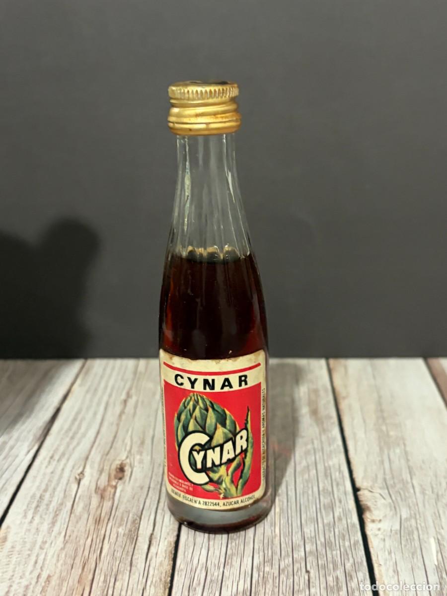 Coleccionismo de vinos y licores: BOTELLA DE LICOR AMARGO CYNAR. APERITIVO ITALIANO.