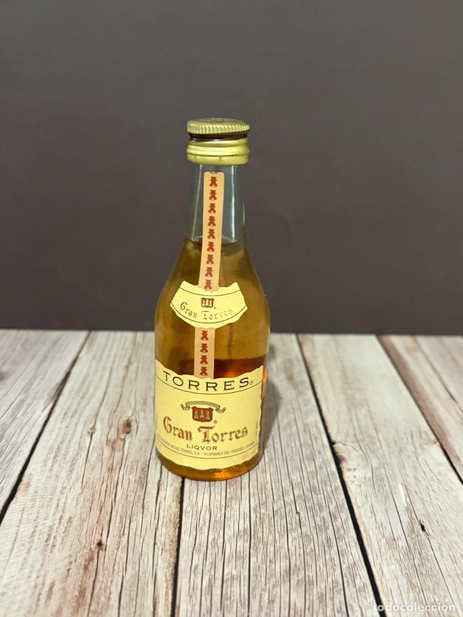 Coleccionismo de vinos y licores: BOTELLA DE LICOR GRAN TORRES. MIGUEL TORRES. VILAFRANCA DEL PENED&Egrave;S.