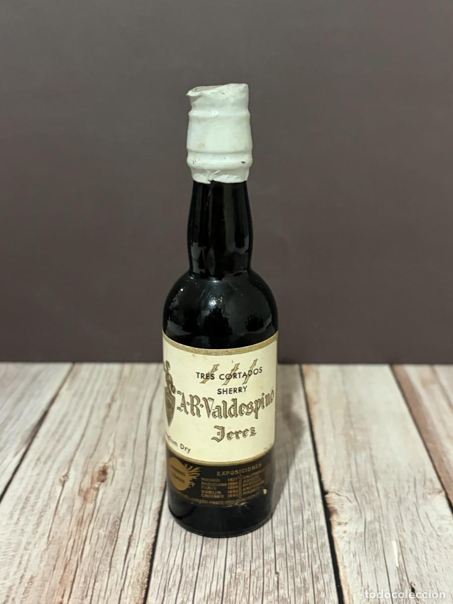 Coleccionismo de vinos y licores: BOTELLIN TRES CORTADOS SHERRY MEDIUM DRY - BODEGA A.R. VALDESPINO JEREZ