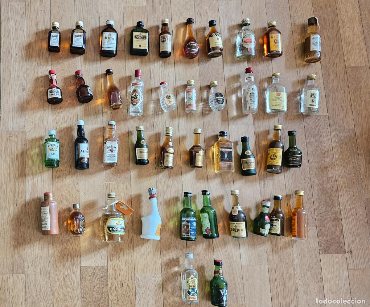 Coleccionismo de vinos y licores: Colecci&oacute;n botellitas licor vintage