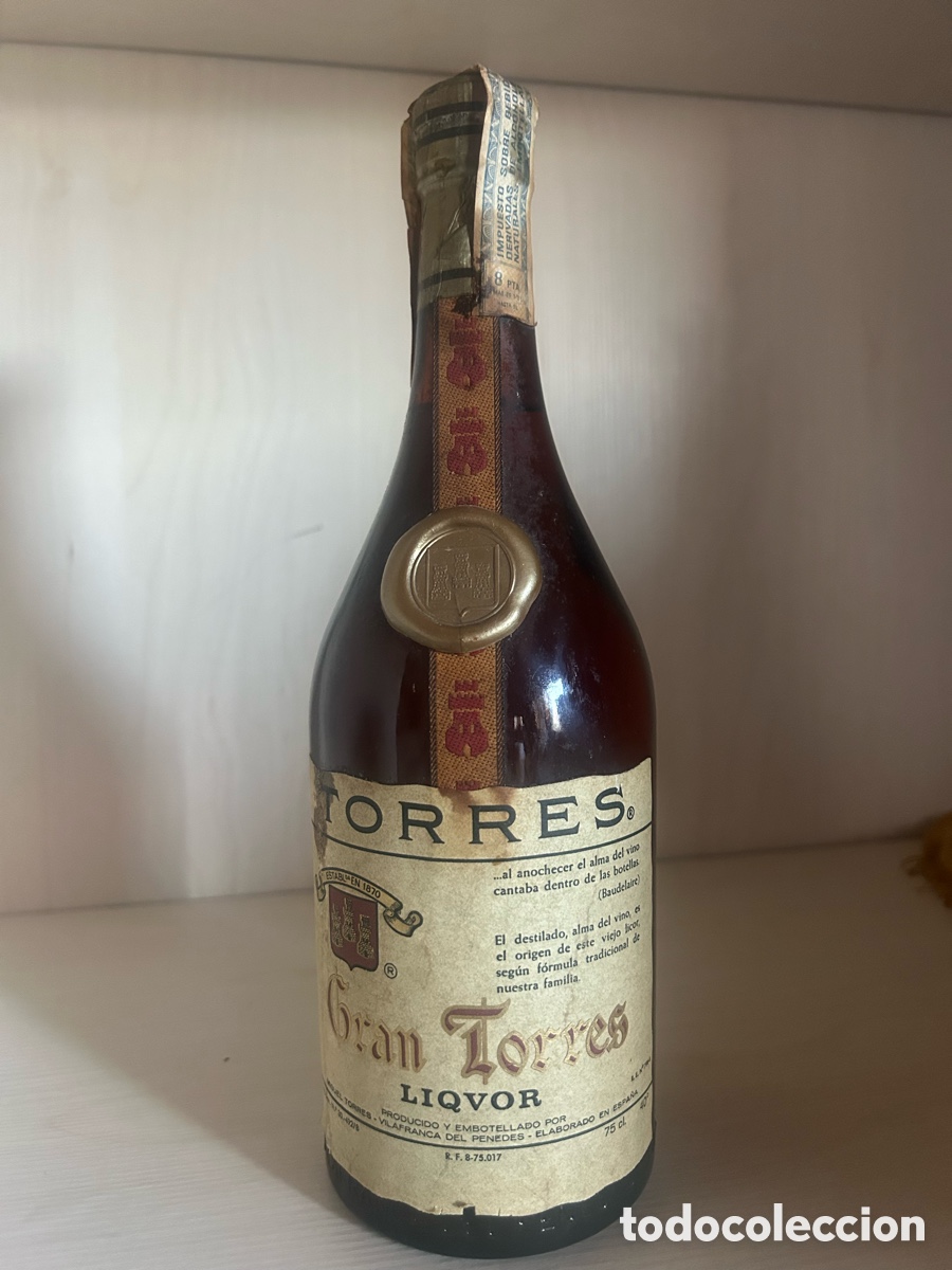 Coleccionismo de vinos y licores: Botella Antigua Licor Gran Torres Sellada