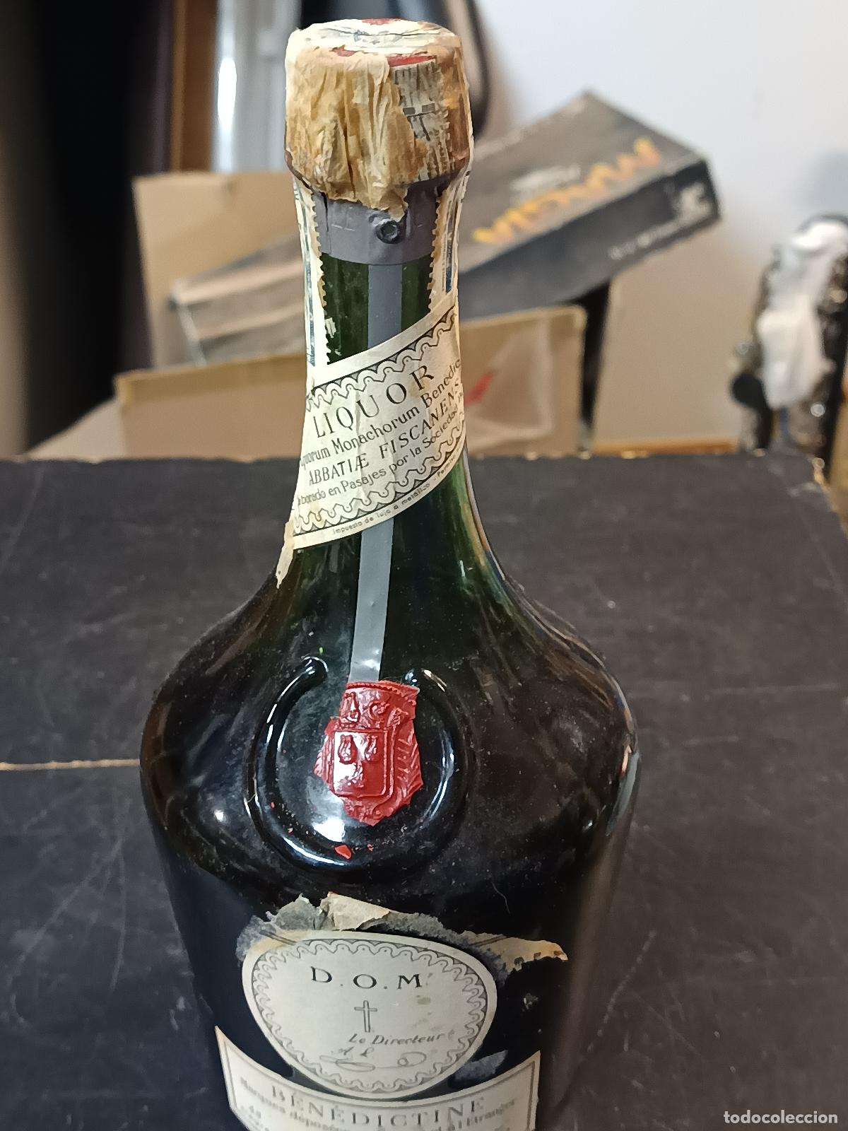 Coleccionismo de vinos y licores: BOTELLA LICOR BENEDICTINE SIN ABRIR 43 GRADOS SELLO HACIENDA PUBLICA 8 PTAS *PRECINTADA