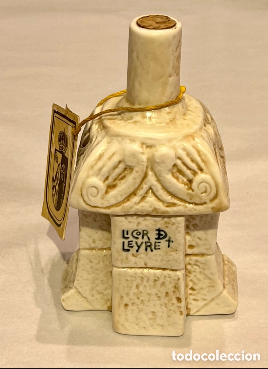 Coleccionismo de vinos y licores: Botella de gres. LICOR DE LEYRE. Vac&iacute;a. Firmada TITO. A&ntilde;os 60.