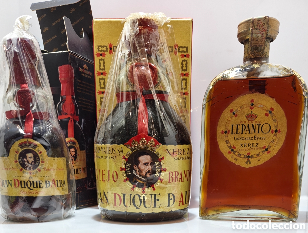 Coleccionismo de vinos y licores: 3 botellas de Xerez de los a&ntilde;os 1970s . Excelente estado.