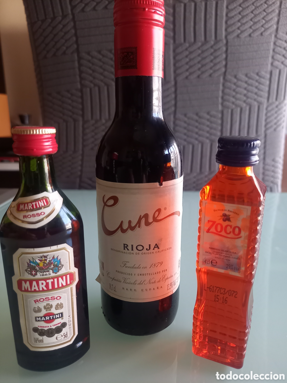 Coleccionismo de vinos y licores: Lote 3 Botellines Colecci&oacute;n: Vino Rioja Cune 2013 Conmemorativo Boda + Pachar&aacute;n Zoco + Martini Rosso