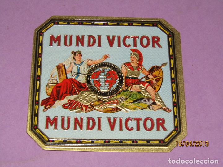 Vitolas de colecci&oacute;n: Antigua Habilitaci&oacute;n TAPACLAVOS en Litograf&iacute;a Cuba Habana de Tabacos con Estampados en Oro