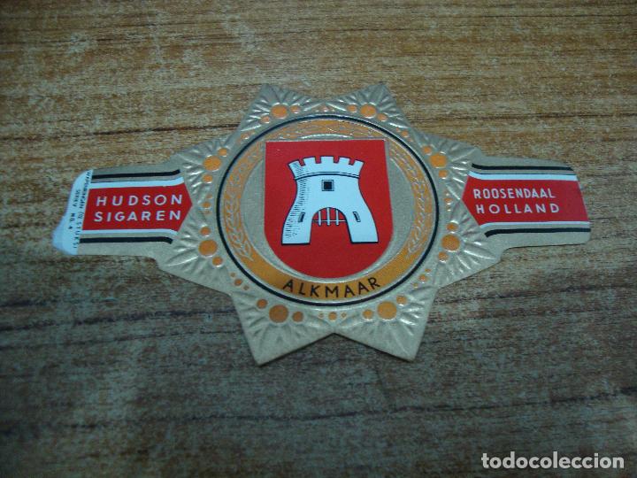 Collection cigar bands: VITOLA HUDSON SIGAREN ROOSENDAAL HOLLAND ALKMAAR