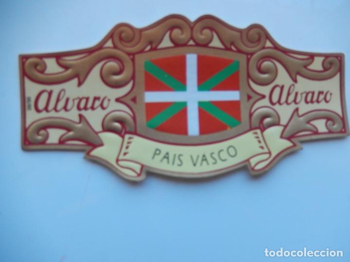Collection cigar bands: VITOLA ALVARO - ESPA&Ntilde;A EN EUROPA - PAIS VASCO - 13X7 CM